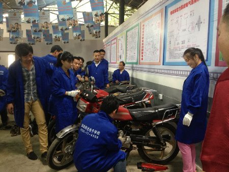 摩托車維修學(xué)校,摩托車維修培訓(xùn)班,學(xué)摩托車維修去哪里,摩托車維修培訓(xùn)學(xué)校